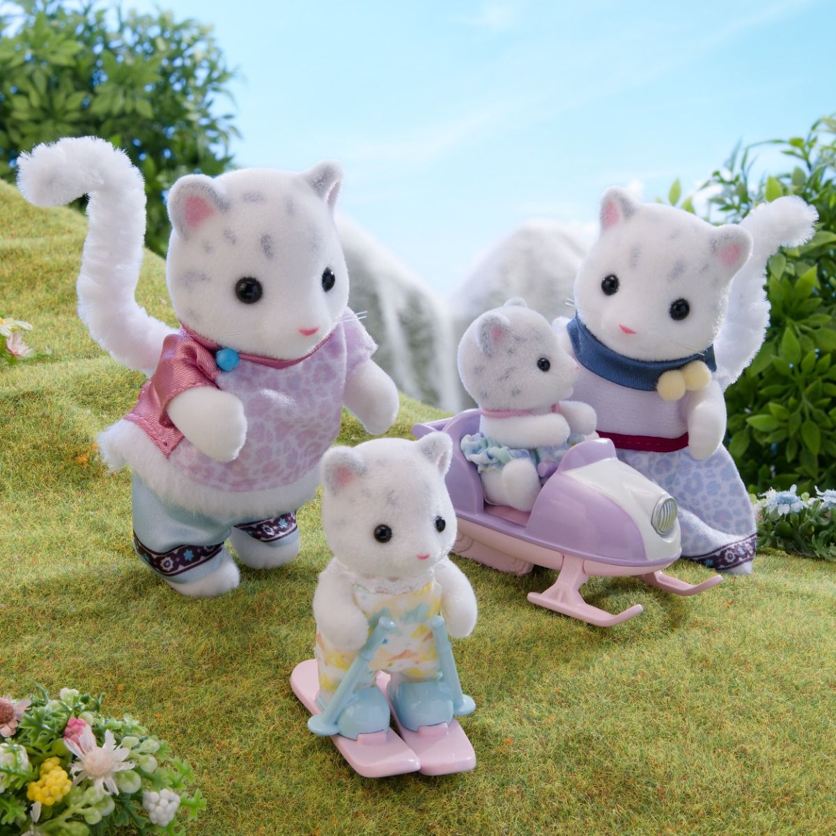 Sylvanian Families - Snow Leopard Family