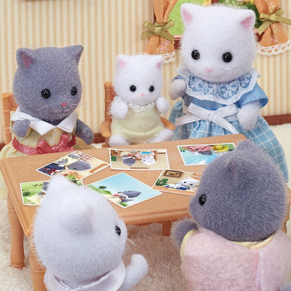 Sylvanian Families - Persian Cat Baby